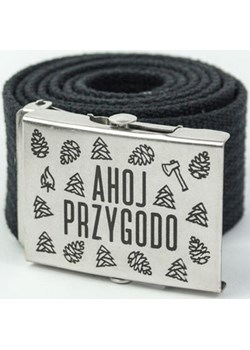 Parciany pasek do spodni z metalową klamrą AHOJ PRZYGODO czarny Szwendam Się - kod rabatowy