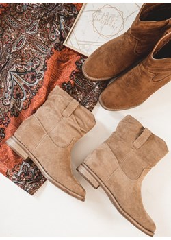 Botki z ukrytym koturnem zamszowe beżowe Shopaholics Dream SHOPAHOLIC`S DREAM - kod rabatowy
