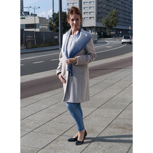 Wełniany płaszczyk w kolorze beżowym długość w kolanko Caro Fashion 40 sklepcdn.pl