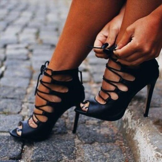 Duży wysoki obcas szpilka szpic modne wycięcia wiązane eleganckie damskie buty szpilki czarny botki Sandbella sandbella