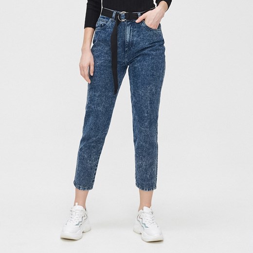 Cropp - Mom jeans z paskiem - Cropp 36 Cropp okazyjna cena