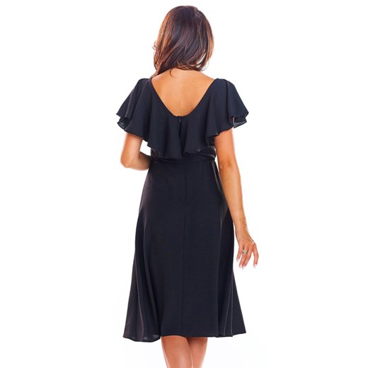 Sukienka AWAMA czarna trapezowa z krótkim rękawem midi 
