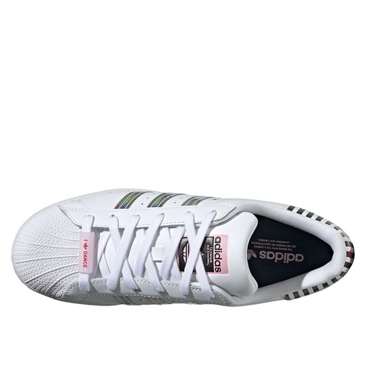 Buty sportowe damskie Adidas białe skórzane wiązane na płaskiej podeszwie 