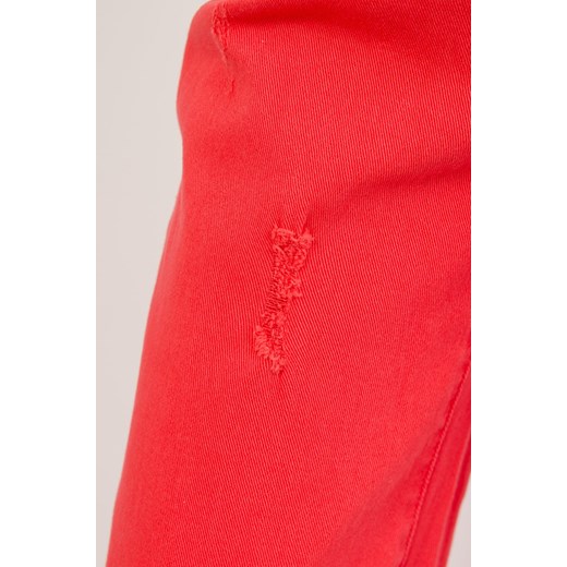 Czerwone spodnie jeansowe z szeroką nogawką Olika L olika.com.pl