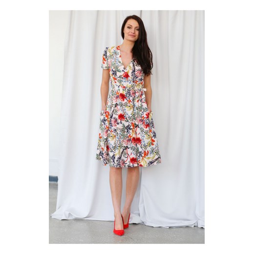 Kopertowa Rozkloszowana Sukienka Diane w czerwone kwiaty 40 butik-choice
