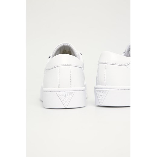 Białe buty sportowe damskie Guess sznurowane wiosenne 