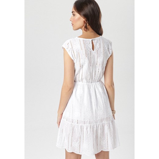 Biała Sukienka Savameine S/M promocyjna cena Born2be Odzież