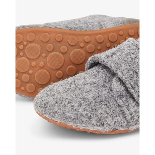 Kapcie Bisgaard 28 okazyjna cena showroom.pl