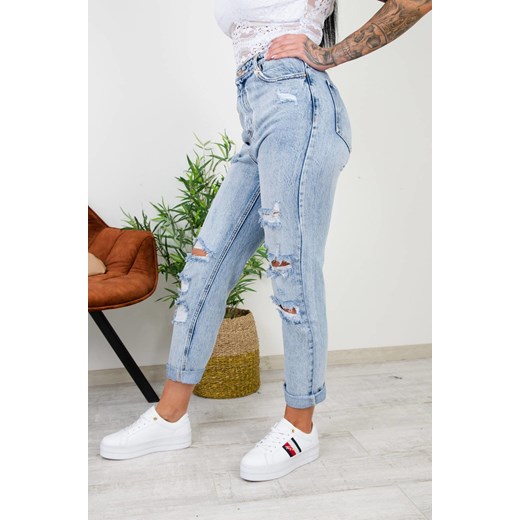 Olika jeansy damskie w miejskim stylu 