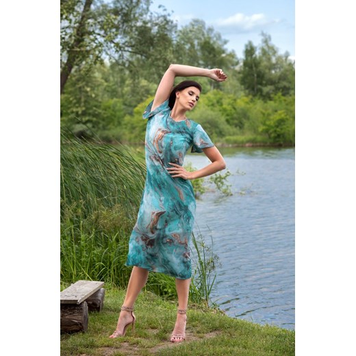 Długa letnia sukienka trapezowa z szyfonu w kolorze