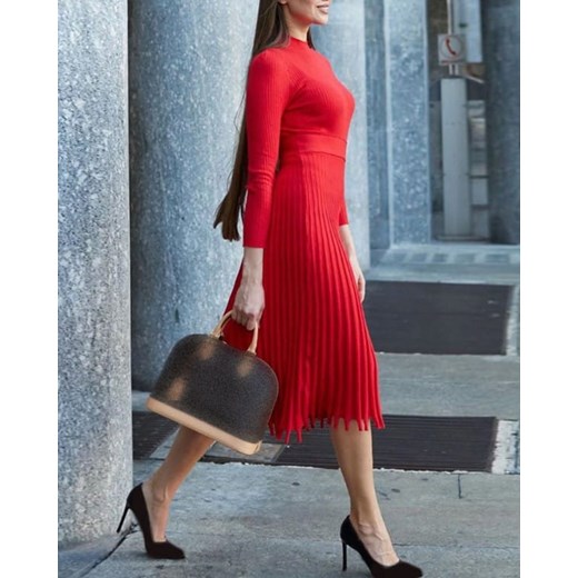Czerwona sukienka Kendallme na spacer midi