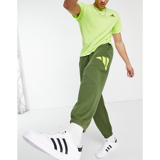 adidas Training – Joggersy w kolorze khaki z logo z 3 paskami-Zielony XL Asos Poland