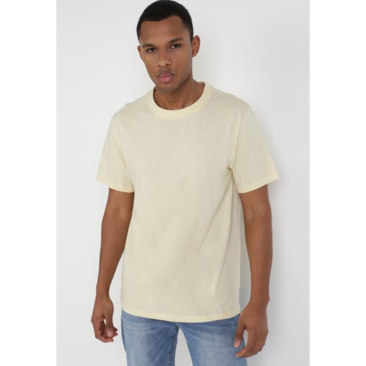 Jasnożółta Koszulka Avonmora ze sklepu Born2be Odzież w kategorii T-shirty męskie - zdjęcie 110517918
