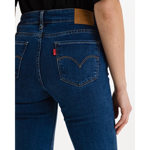 Granatowe jeansy damskie Levi's casual na jesień 