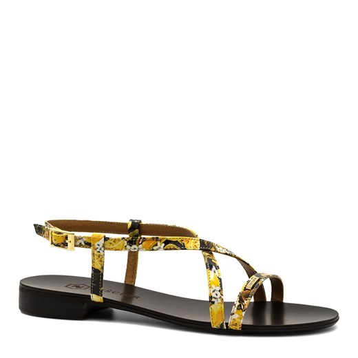 Żółte skórzane lakierowane sandały 09P ze sklepu NESCIOR w kategorii Sandały damskie - zdjęcie 111439276
