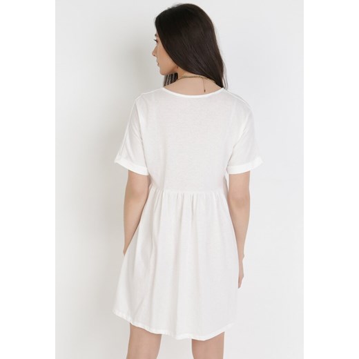 Sukienka Born2be z krótkim rękawem biała mini oversize 