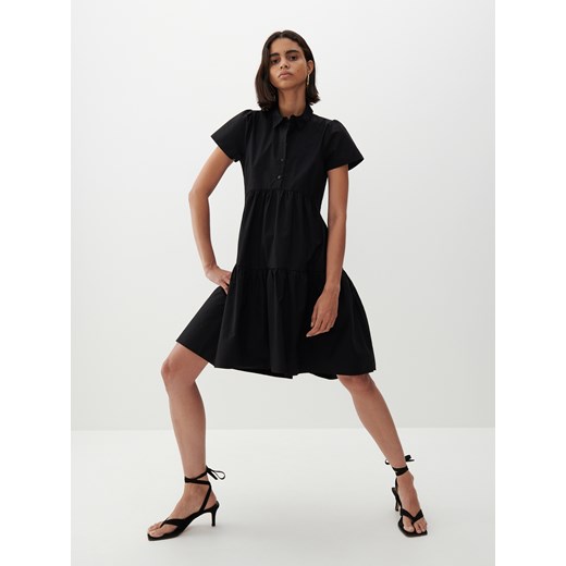 Sukienka Reserved midi z krótkim rękawem czarna casualowa na co dzień 