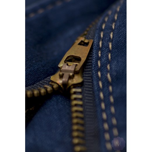 Spodnie jeansowe rurki z wyższym stanem niebieskie mercerie-pl czarny wysokie