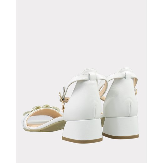 Białe sandały z ozdobnym łańcuchem skóra lico Botimo 40 promocja Botimo.pl