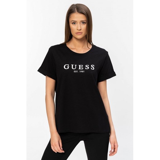 GUESS - czarny t-shirt damski z białym logo Guess M outfit.pl