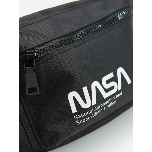 Reserved - Saszetka NASA - Czarny Reserved ONE SIZE okazyjna cena Reserved