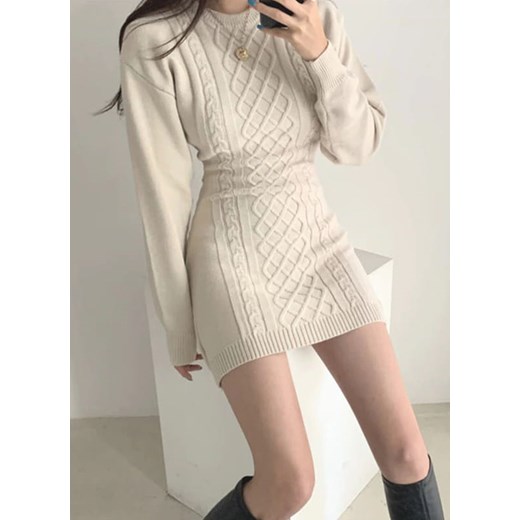 Sukienka jesienno-zimowa sweter casual krótka super mini z długim rękawem dekolt biżuteryjny pleciona biały (FREESIZE) Cikelly FREESIZE Cikelly