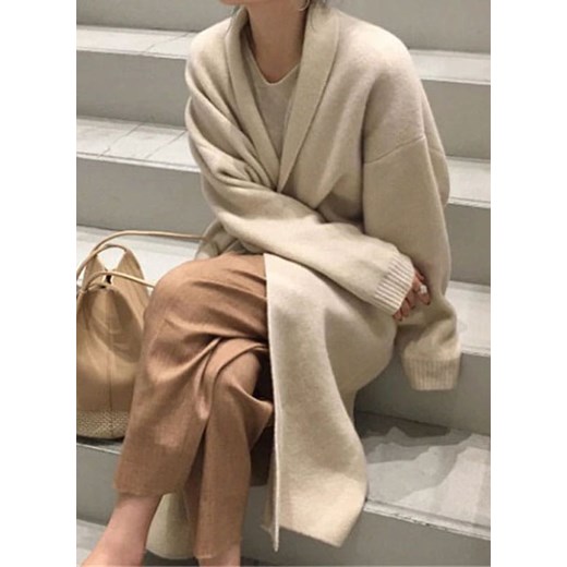 Sweter damski Arilook z dekoltem w serek