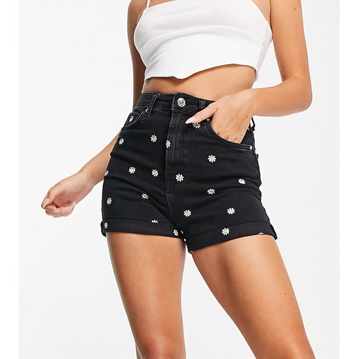 Stradivarius – Czarne szorty mom fit z haftowanymi stokrotkami-Black 34 Asos Poland