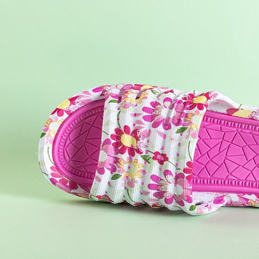 Różowe gumowe klapki w kwiaty Leda - Obuwie Royalfashion.pl 36 royalfashion.pl