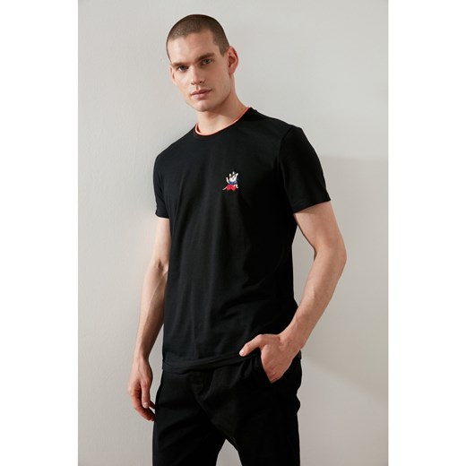 Modsyol Czarny Męski regularny dopasowany t-shirt z krótkim rękawem Trendyol M Factcool