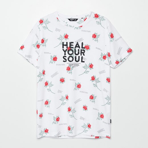Cropp - Koszulka z nadrukiem all over - Biały Cropp XL promocyjna cena Cropp