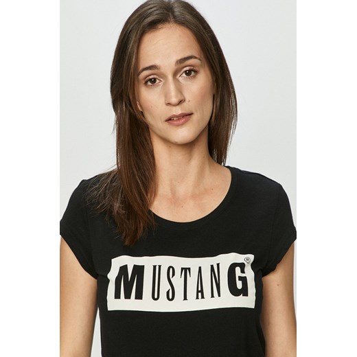 Bluzka damska Mustang czarna z krótkim rękawem w stylu młodzieżowym z napisem