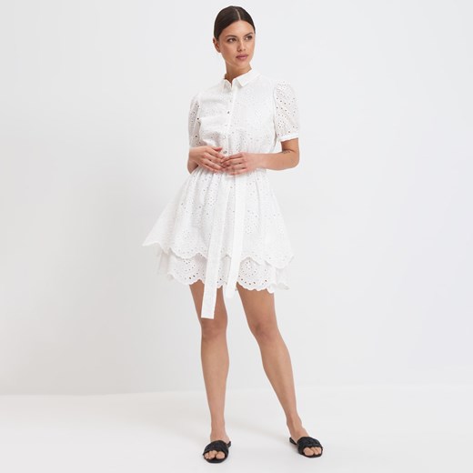 Mohito - Ażurowa sukienka z bufkami - Biały Mohito 42 promocyjna cena Mohito