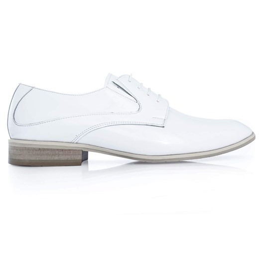 Unikalne białe lakierki męskie - buty wizytowe T7 Modini Moda Męska 42 okazja Modini