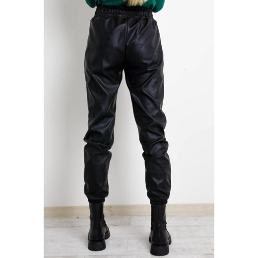 CZARNE WOSKOWANE SPODNIE JOGGERY Z WYSOKIM STANEM Olika M olika.com.pl