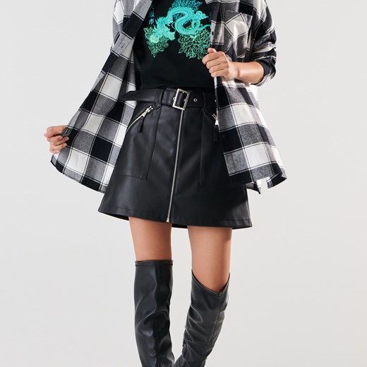 Sinsay - Spódnica z imitacji skóry z paskiem - Czarny Sinsay S Sinsay