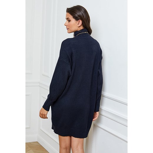 Sukienka So Cachemire z długim rękawem mini na spacer z golfem granatowa 