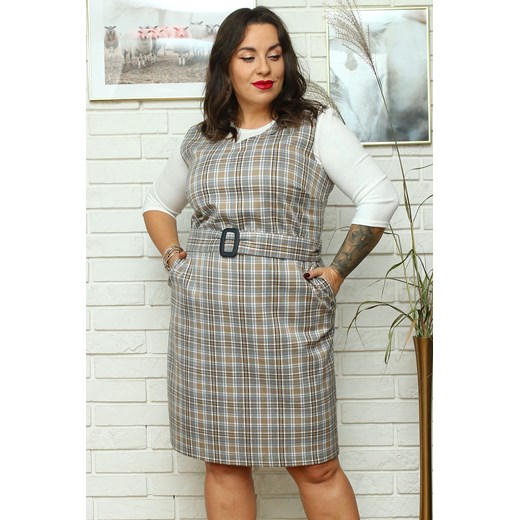 Sukienka princeska w kratkę wizytowa z paskiem DARIA w szaro-biało-czarną kratkę Plus Size karko.pl