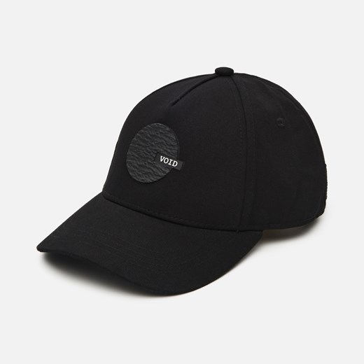 Cropp - Czarna czapka z daszkiem - Czarny Cropp Uniwersalny okazja Cropp