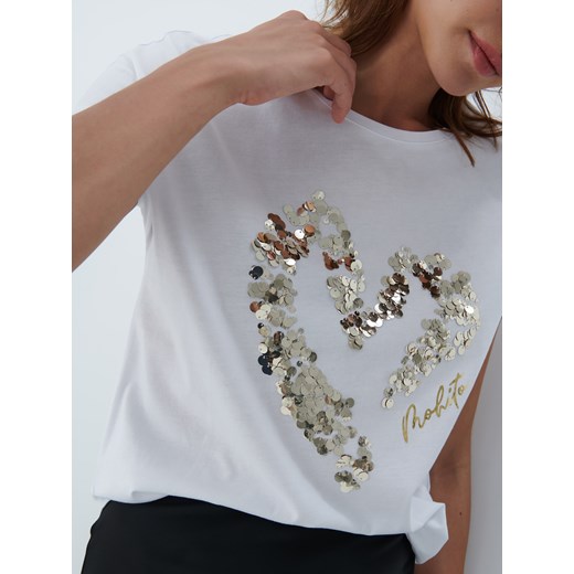 Mohito - T-shirt z błyszczącą aplikacją - Biały Mohito XL Mohito promocyjna cena