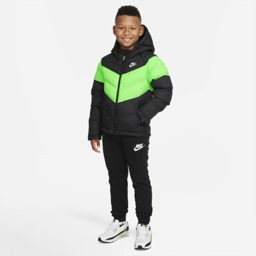 Kurtka z syntetycznym wypełnieniem dla dużych dzieci Nike Sportswear - Czerń Nike L Nike poland