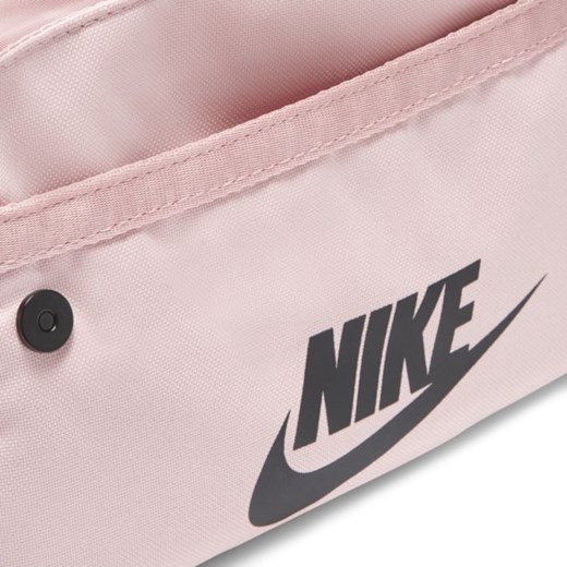Listonoszka Nike matowa w sportowym stylu 