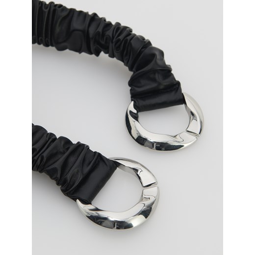 Reserved - Marszczony pasek z imitacji skóry z ozdobną klamrą - Czarny Reserved ONE SIZE Reserved