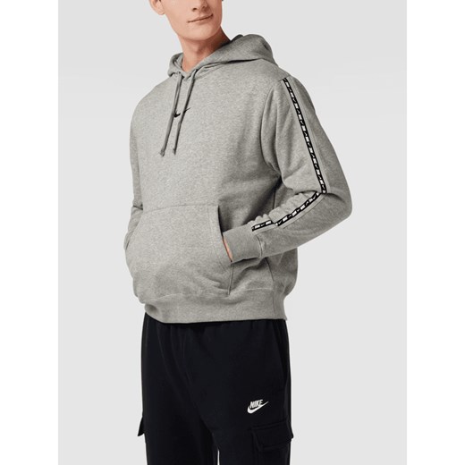 Bluza z kapturem z lampasami i nadrukiem z logo Nike XL Peek&Cloppenburg 