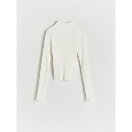Sweter damski biały Reserved z okrągłym dekoltem 