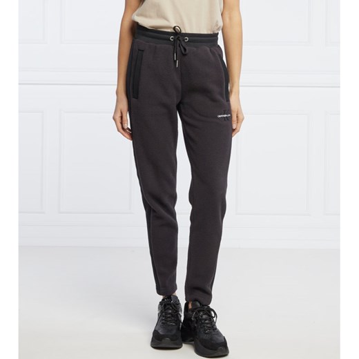 CALVIN KLEIN JEANS Spodnie dresowe POLAR | Regular Fit S Gomez Fashion Store promocja
