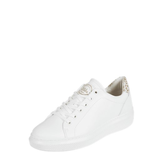 Białe buty sportowe damskie Bullboxer sneakersy płaskie sznurowane 