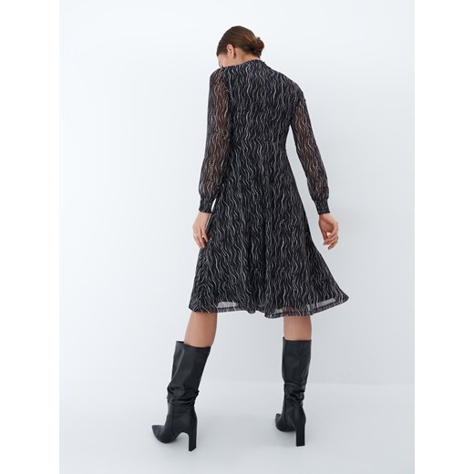 Sukienka Mohito czarna z golfem z długim rękawem 