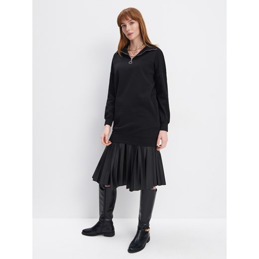 Mohito - Dresowa sukienka Eco Aware - Czarny Mohito XL promocyjna cena Mohito