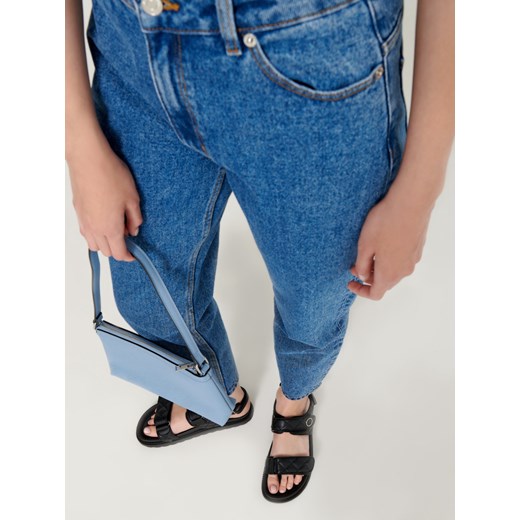Mom jeans z bawełny organicznej - Niebieski House 32 wyprzedaż House